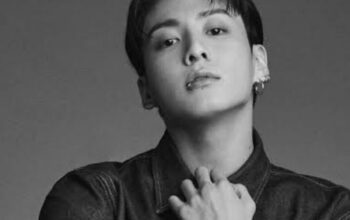 Koleksi Jungkook x Calvin Klein Kembali Ludes Terjual Secara Global 3 Koleksi Jungkook x Calvin Klein Kembali Ludes Terjual Secara Global