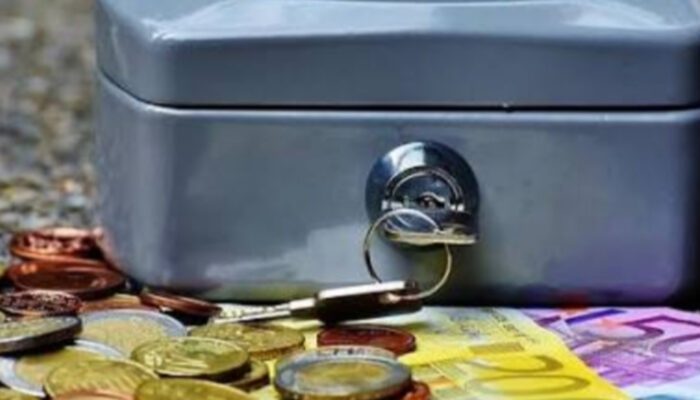 Literasi Finansial Sejak Dini Fondasi Kuat Masa Depan Anak