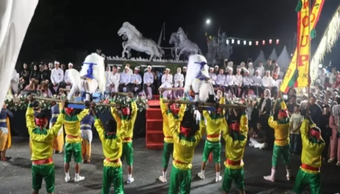 Malam Festival Budaya Hari Jadi Purwakarta, Kemegahan yang Mengandung Makna