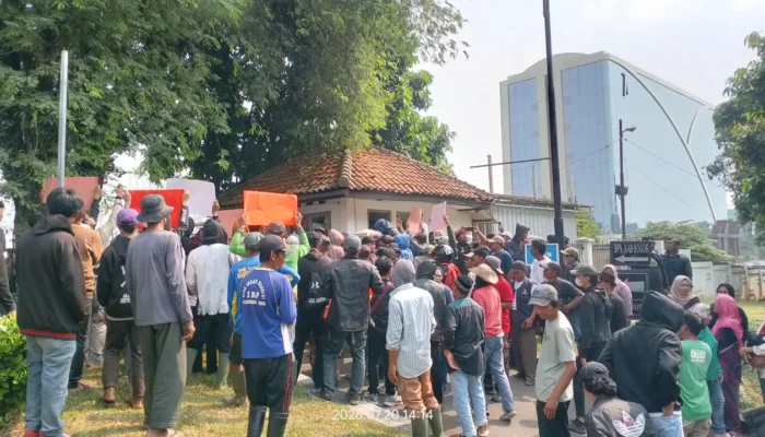 Massa Aliansi Geruduk Kantor ATR/BPN Kabupaten Bogor Minta Kepastian Hukum Hak Garap Petani Desa Pasir Jaya Cigombong