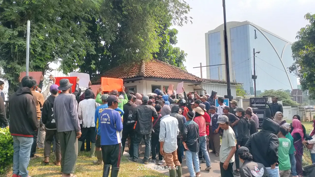 Massa Aliansi Geruduk Kantor ATR/BPN Kabupaten Bogor Minta Kepastian Hukum Hak Garap Petani Desa Pasir Jaya Cigombong 1 Massa Aliansi Geruduk Kantor ATR/BPN Kabupaten Bogor Minta Kepastian Hukum Hak Garap Petani Desa Pasir Jaya Cigombong