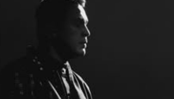 Memahami Makna Filosofis Dibalik Lagu “Teh Hijau” dari Tulus