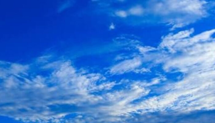 Mengapa Langit Berwarna Biru? Ini Penjelasan Ilmiahnya yang Mudah Dipahami