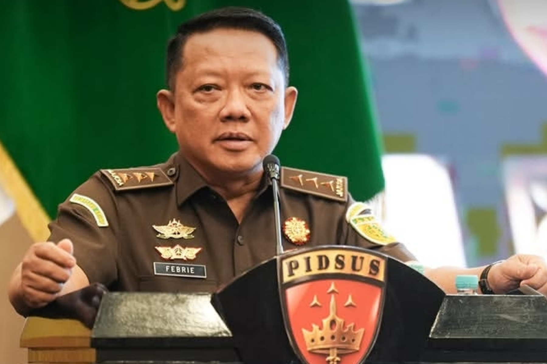 Misteri Penjagaan TNI di Rumah Jampidsus Febrie Adriansyah: Ada Apa Sebenarnya?