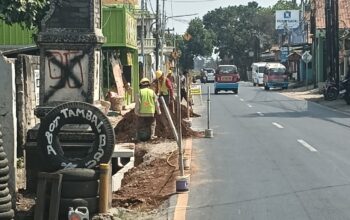 Proyek Galian Drainase di Jalan Maracang Purwakarta Disorot, Diduga Tanpa Papan Proyek ?