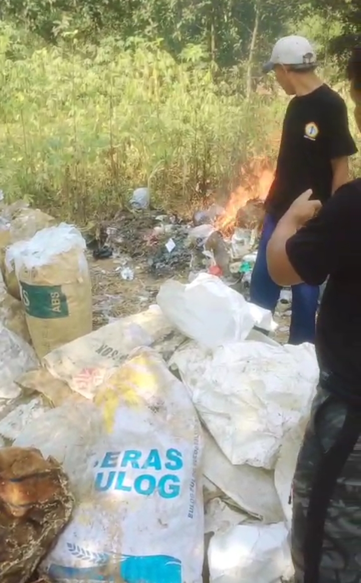 Diduga Lakukan Open Burning Limbah Produksi, Aktivis Lingkungan Desak Pemkab Purwakarta Bertindak