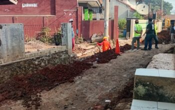 Peningkatan Jalan dan Pembuatan Saluran Drainase di Sukatani, Purwakarta Jadi Sorotan 1 Peningkatan Jalan dan Pembuatan Saluran Drainase di Sukatani, Purwakarta Jadi Sorotan ?