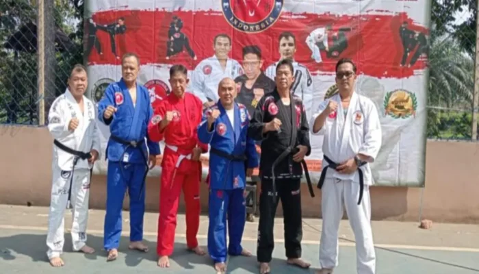 Sinergi Olahraga: Jajaran Pejabat dan Ketua KONI Sukabumi Dianugerahi Sabuk Kehormatan Jujitsu