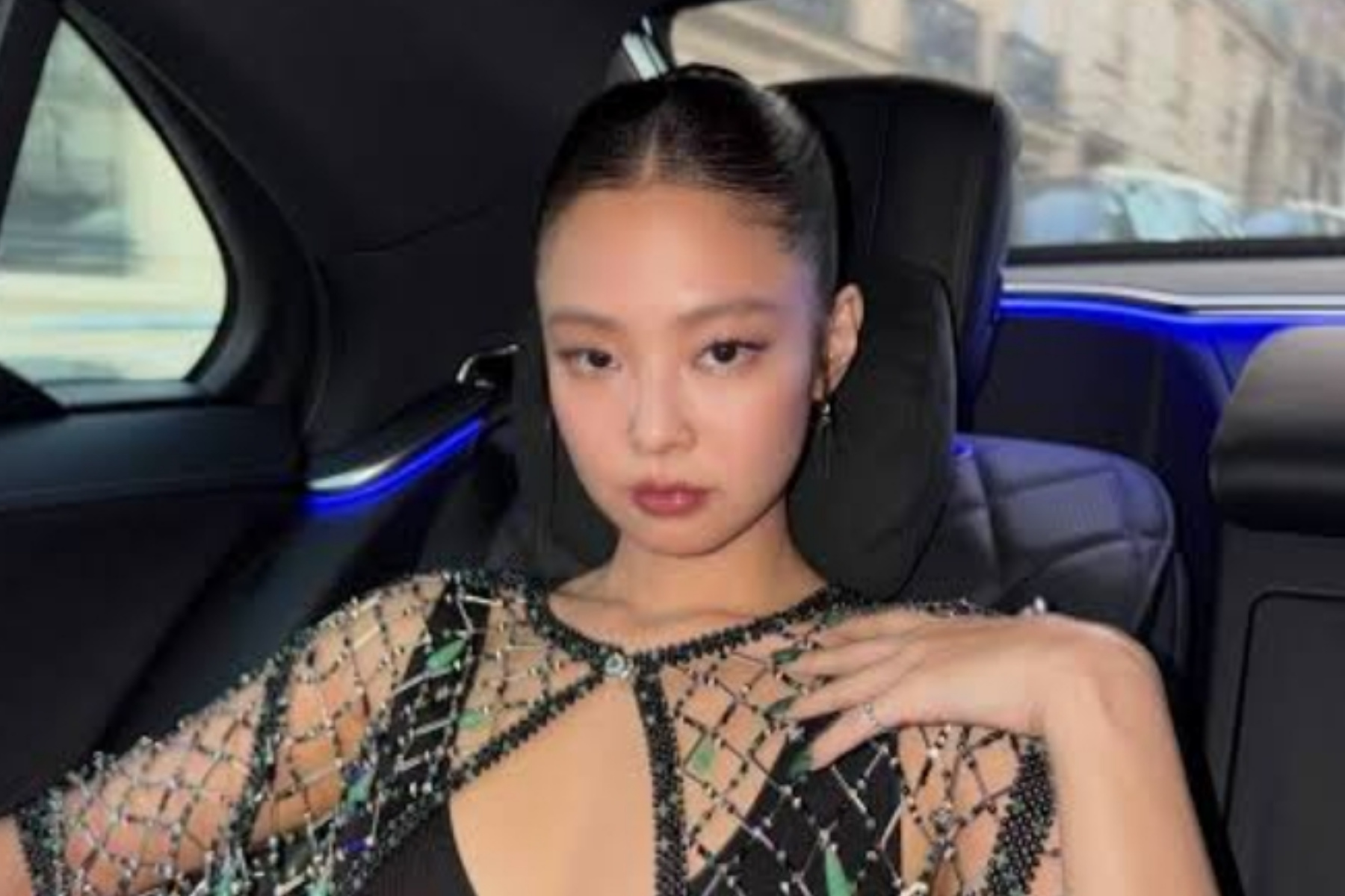 Sisi Santai Jennie BLACKPINK Nikmati Hari Libur Tanpa Riasan Curi Perhatian Penggemar