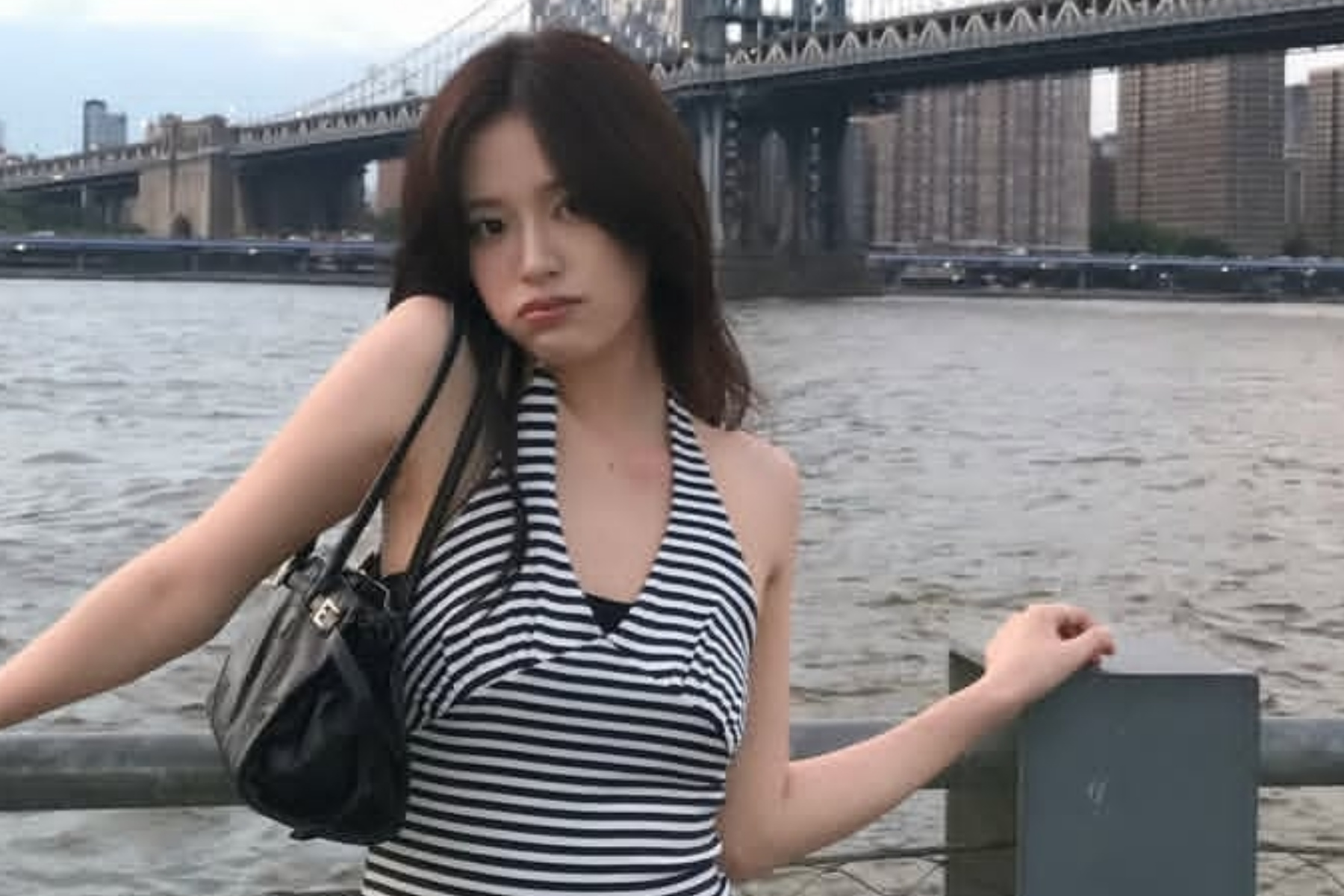 An Yujin IVE Viral di Bandara, Visualnya Disebut Punya Aura Aktris 1 An Yujin IVE Viral di Bandara, Visualnya Disebut Punya Aura Aktris
