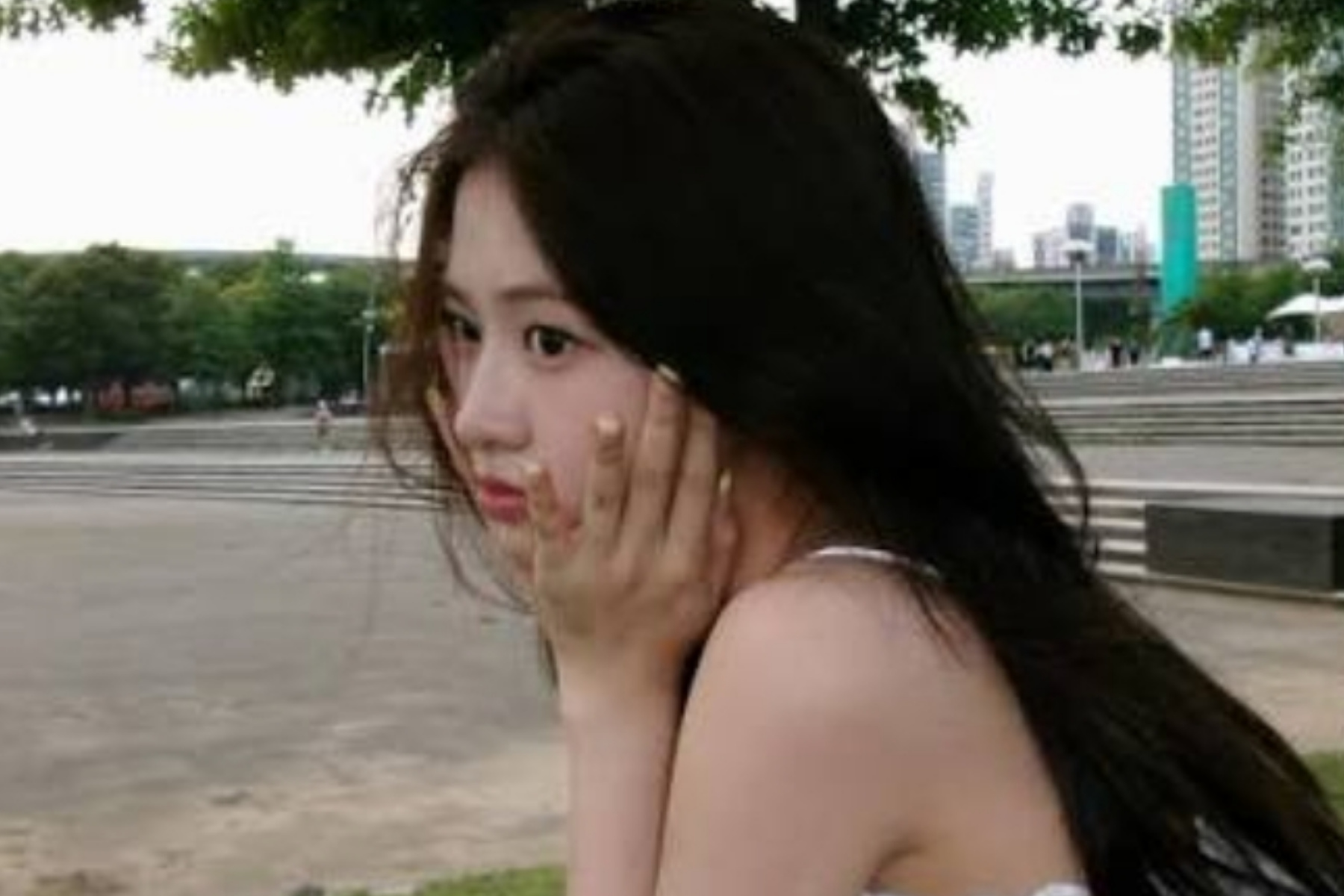 An Yujin Tampil Beda di TIMA 2026, Sneakers Justru Jadi Sorotan Fans