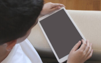 Anak Kecanduan Gadget? Kenali Tanda-Tandanya Sebelum Terlambat