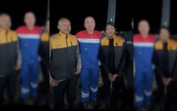 Bawa Donasi Rp100 Juta untuk Korban Bencana NTT, Relawan Polres Bogor Dapat Suntikan Semangat dari Iwan Bule 3 Bawa Donasi Rp100 Juta untuk Korban Bencana NTT, Relawan Polres Bogor Dapat Suntikan Semangat dari Iwan Bule