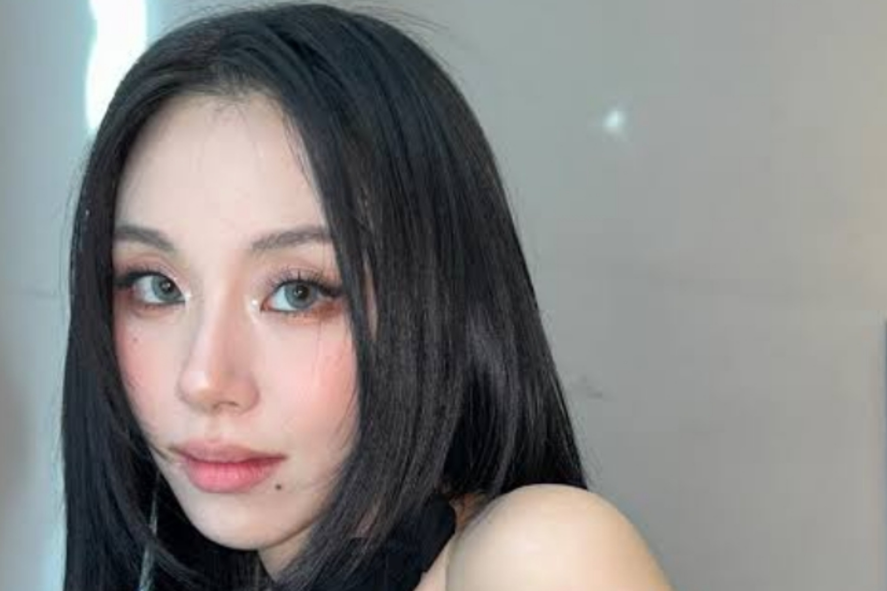 Chaeyoung TWICE dan Zion.T Tegaskan Hubungan Mereka Masih Berlanjut