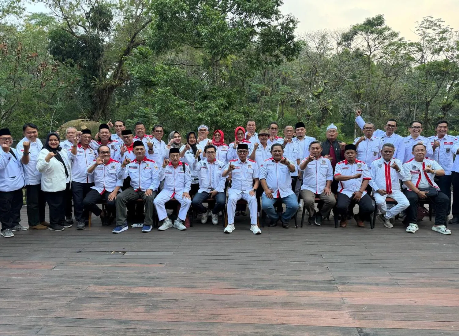 DPC APDESI Merah Putih Kabupaten Bogor Gelar Raker dan Bahas Program Unggulan 2026 hingga Aksi Kemanusiaan 1 DPC APDESI Merah Putih Kabupaten Bogor Gelar Raker dan Bahas Program Unggulan 2026 hingga Aksi Kemanusiaan