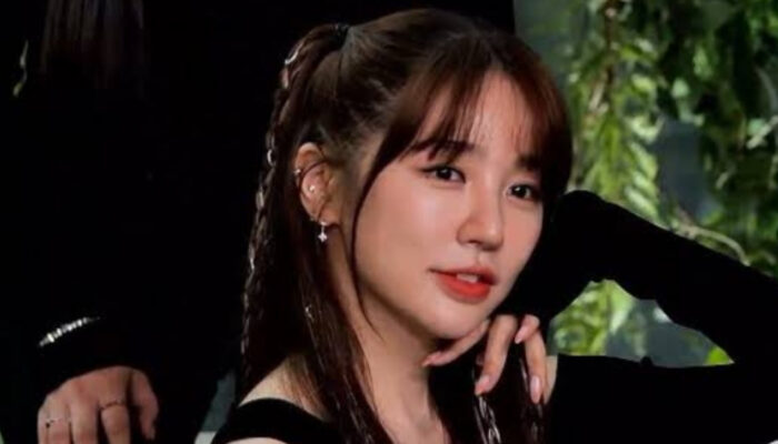 Gaun Hitam Yoon Eun Hye di Pernikahan Arden Cho Bikin Netizen Terbelah