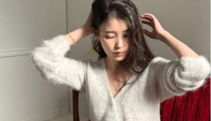 IU Beri Pesan Haru untuk UAENA Pasca Penundaan Comeback