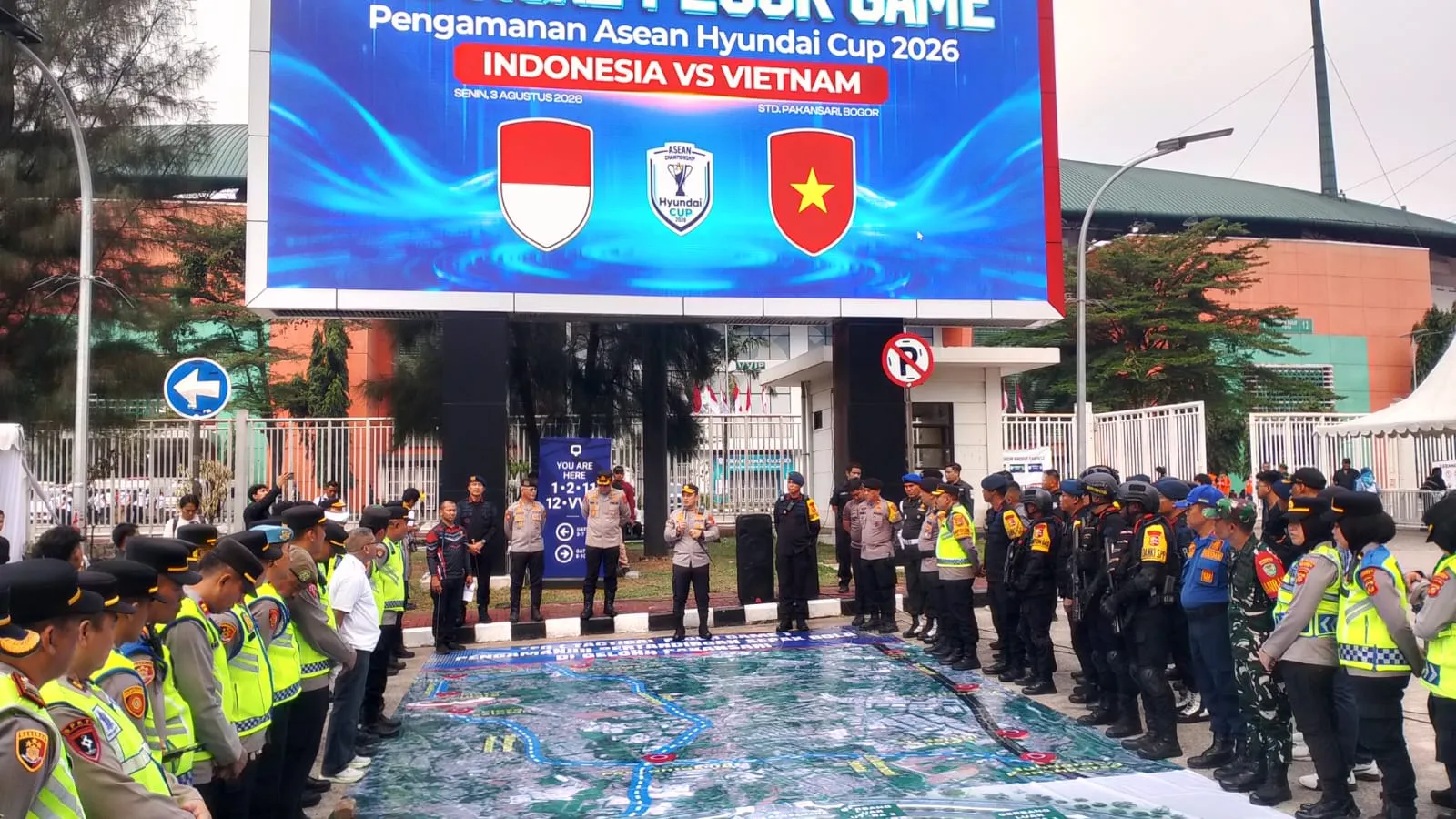 Jelang Laga Indonesia vs Vietnam di Stadion Pakansari Kabupaten Bogor, 1.197 Personel Diterjunkan 1 Jelang Laga Indonesia vs Vietnam di Stadion Pakansari Kabupaten Bogor, 1.197 Personel Diterjunkan
