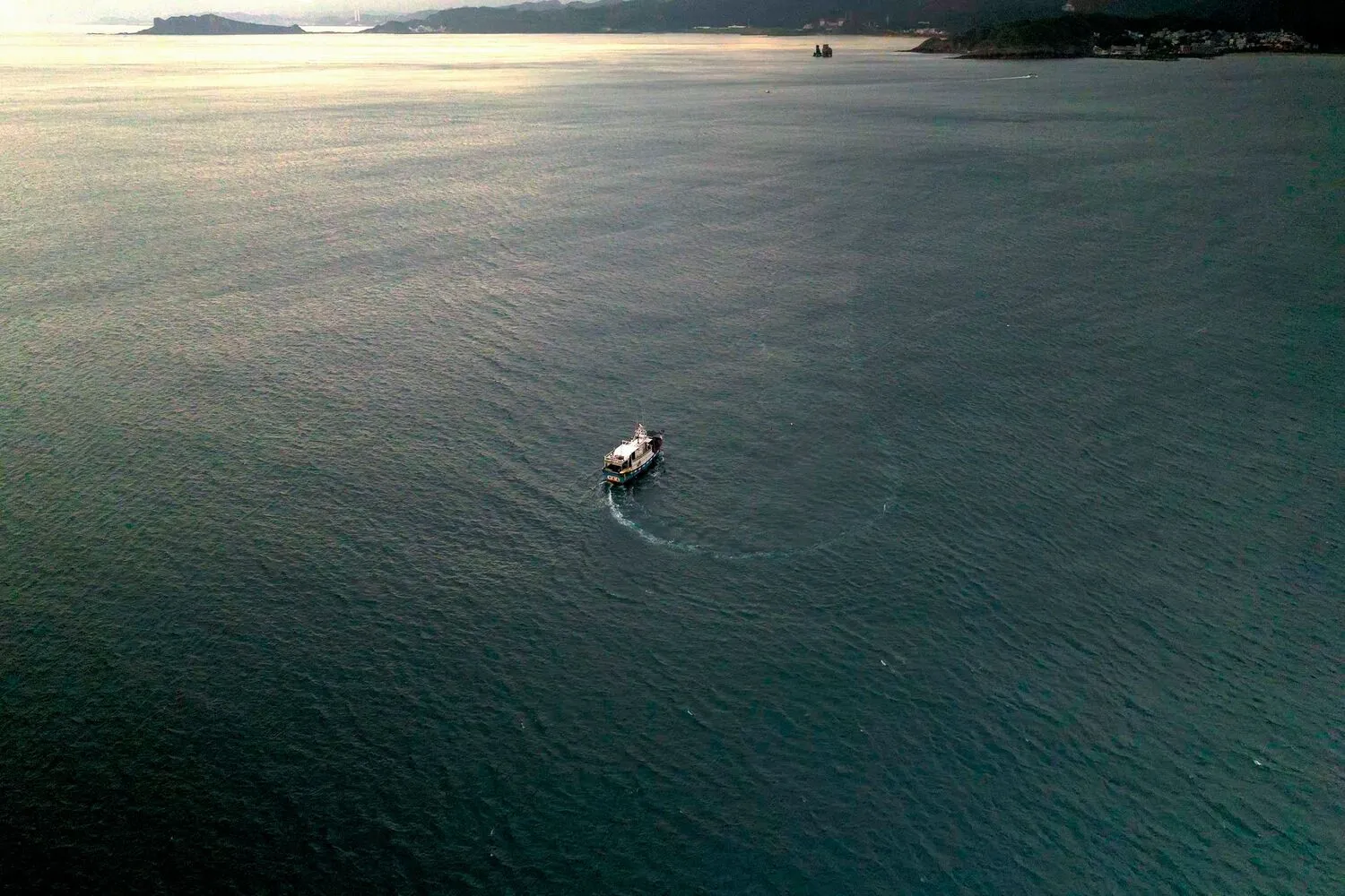 KM Mutiara Sentosa 2 Terbakar di Laut Sumenep
