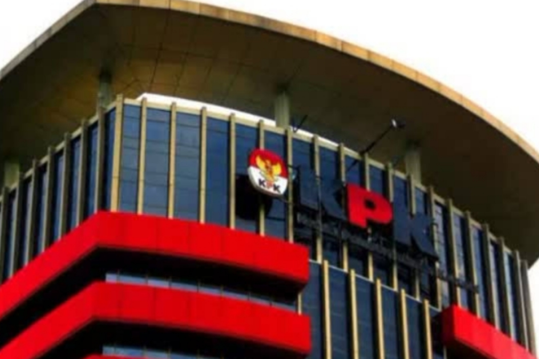 KPK Tangkap 14 Orang dalam OTT Rektor Unsoed, Uang Ratusan Juta Diamankan