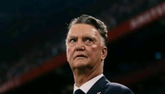 Louis van Gaal Tinggalkan Ajax