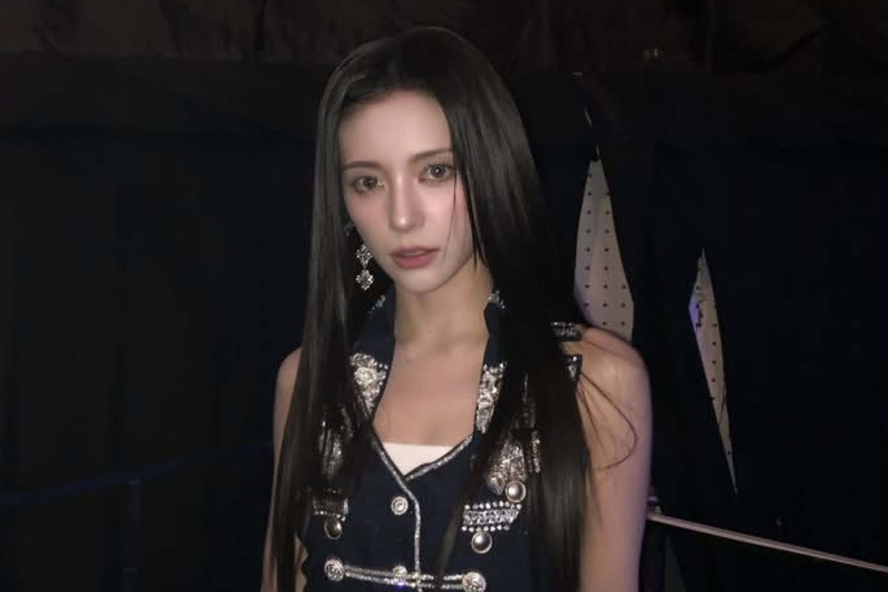 Mashiro MADEIN Resmi Solo 1 Mashiro MADEIN Resmi Solo