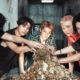 NCT 127 Pamer Foto Full Group dengan Tumpukan Jam
