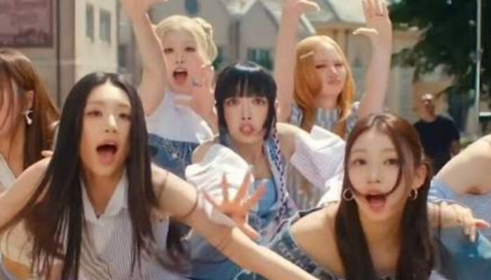 OURBIRTHDAY Langsung Tembus 110 Ribu Album, Debut JYP Ini Jadi Sorotan