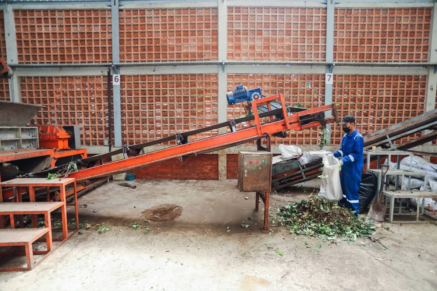 Pemkot Bandung Optimalkan TPST Tegalega untuk Produksi Briket