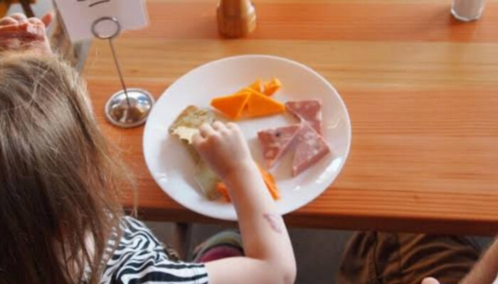 Pola Makan dan Peran Orang Tua Jadi Kunci Tumbuh Kembang Anak
