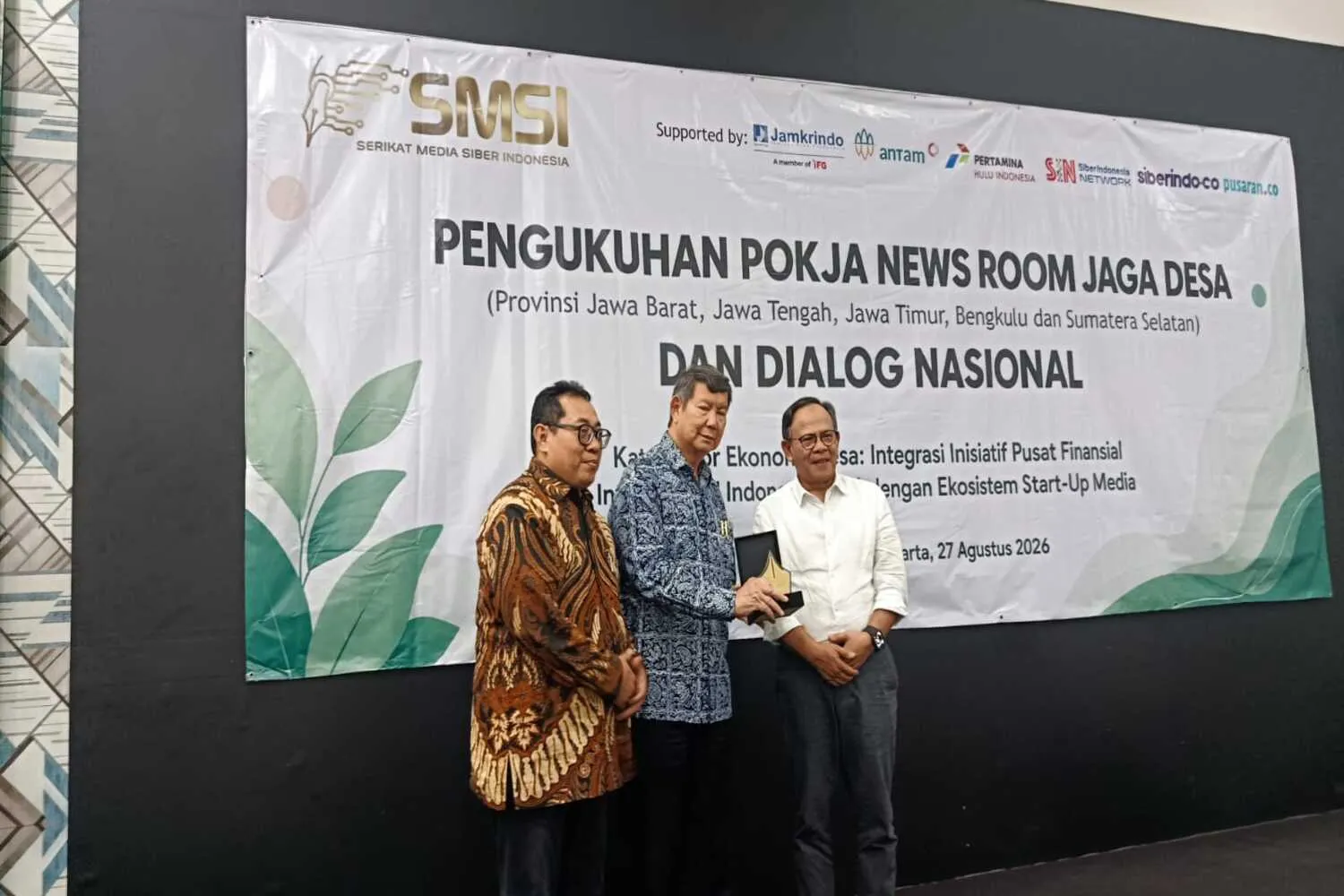 SMSI Kukuhkan Pokja Newsroom Jaga Desa, Ini Pesan Hasyim