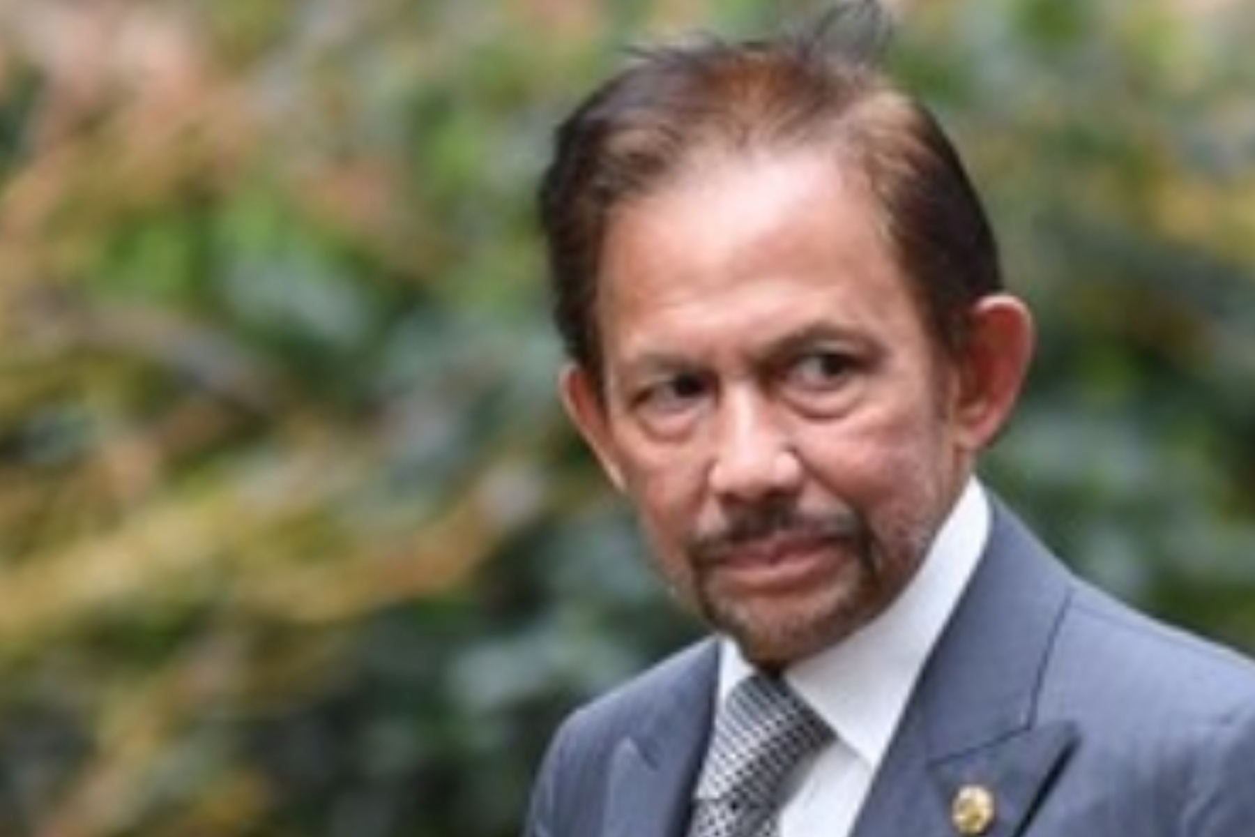 Sultan Brunei Cabut Gelar Menantu Kerajaan