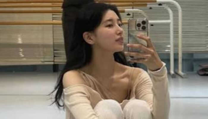 Suzy Tampil Elegan Saat Latihan Balet