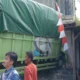 Truk Tabrak Rumah di Sukatani Kabupaten Purwakarta