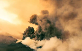 Abu Vulkanik Gunung Anak Krakatau Terdeteksi di Jakarta, Banten, dan Jabar 3 Abu Vulkanik Gunung Anak Krakatau Terdeteksi di Jakarta, Banten, dan Jabar