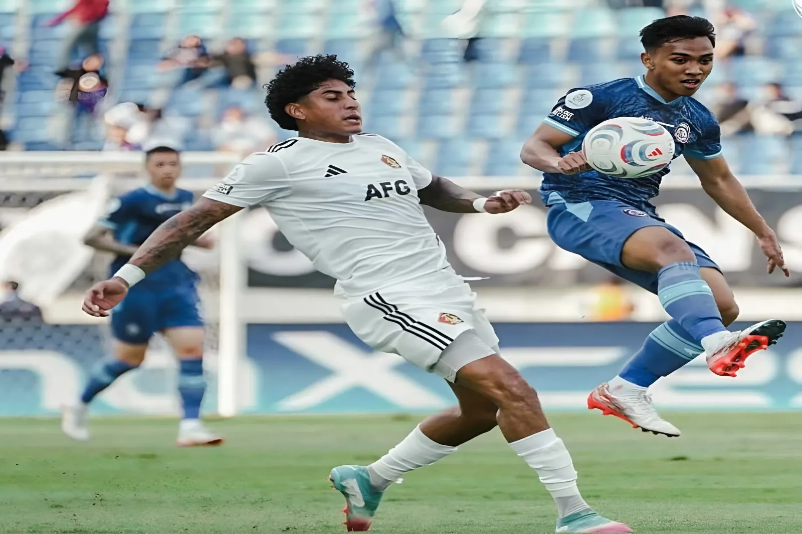 Arema FC vs Persik Berbagi Poin