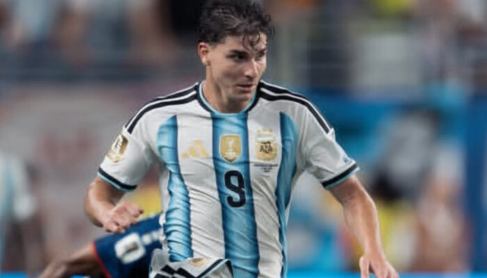 Barcelona Siapkan Manuver Baru untuk Rebut Julian Alvarez