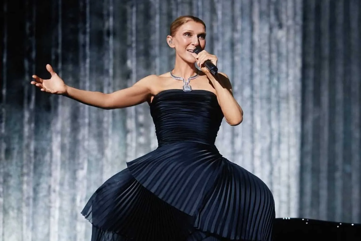 Céline Dion Kembali ke Panggung