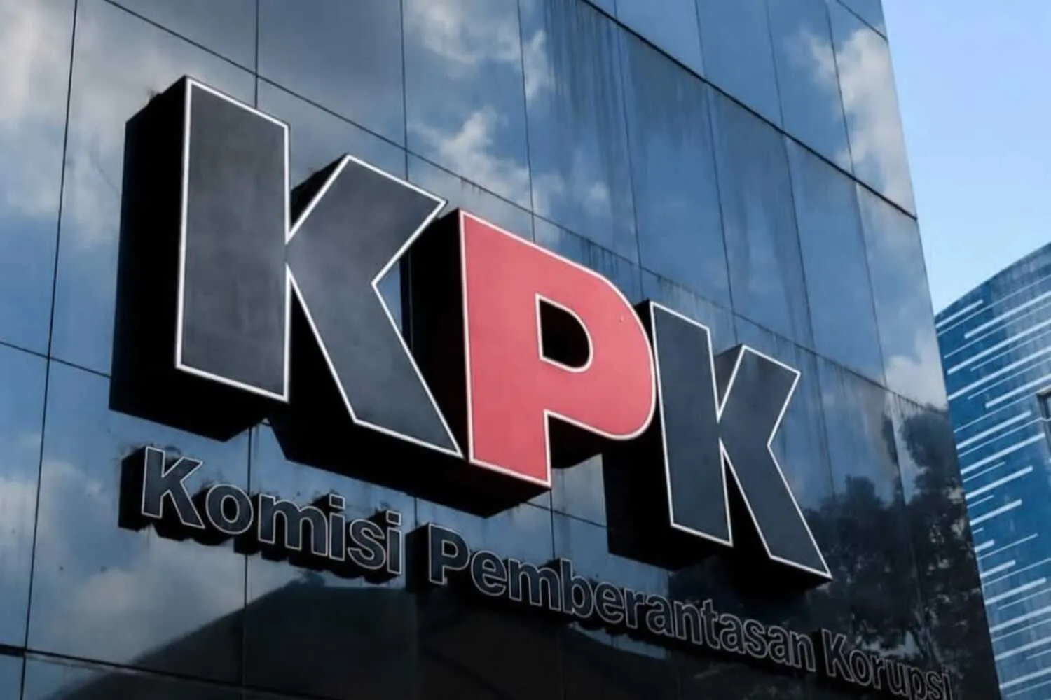 Fahd A Rafiq Diamankan KPK, Apakah Sudah Jadi Tersangka?