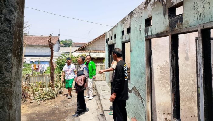 Wakil Ketua DPRD Kabupaten Sukabumi H. Usep Salurkan Bantuan untuk Korban Kebakaran di Kadudampit 2 IMG 20260905 WA0050