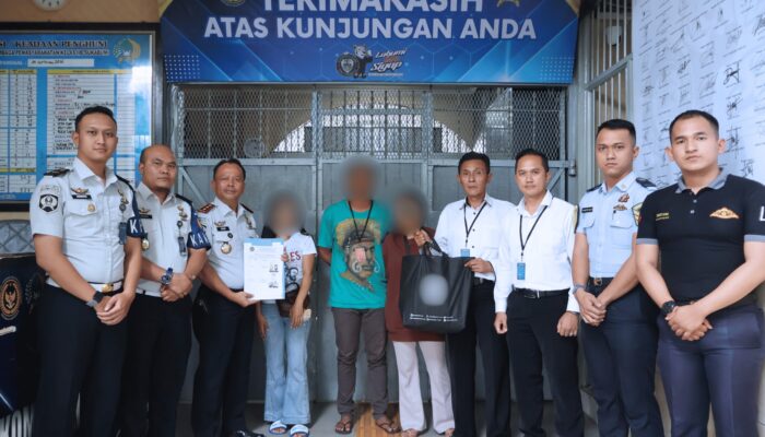Diselipkan di Jahitan Celana dan Jaket, Lapas Sukabumi Gagalkan Penyelundupan Sabu 12,83 Gram