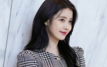 IU Akhirnya Rilis MV Unknown Planet, Makna Sonder Jadi Sorotan