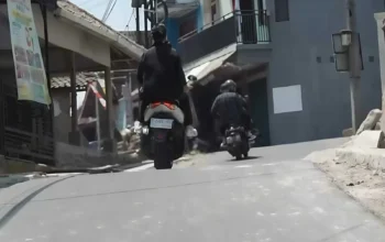 Jalan Rusak Bertahun-tahun di Cililin Bandung Barat Mulai Diperbaiki 1 Jalan Rusak Bertahun-tahun di Cililin Bandung Barat Mulai Diperbaiki