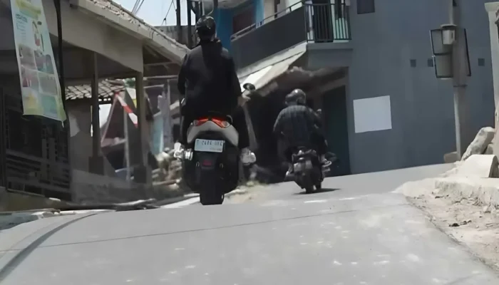 Jalan Rusak Bertahun-tahun di Cililin Bandung Barat Mulai Diperbaiki