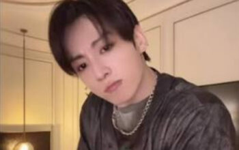 Jungkook BTS Beri Hadiah Tak Terduga kepada Fan di Konser LA 4 Jungkook BTS Beri Hadiah Tak Terduga kepada Fan di Konser LA