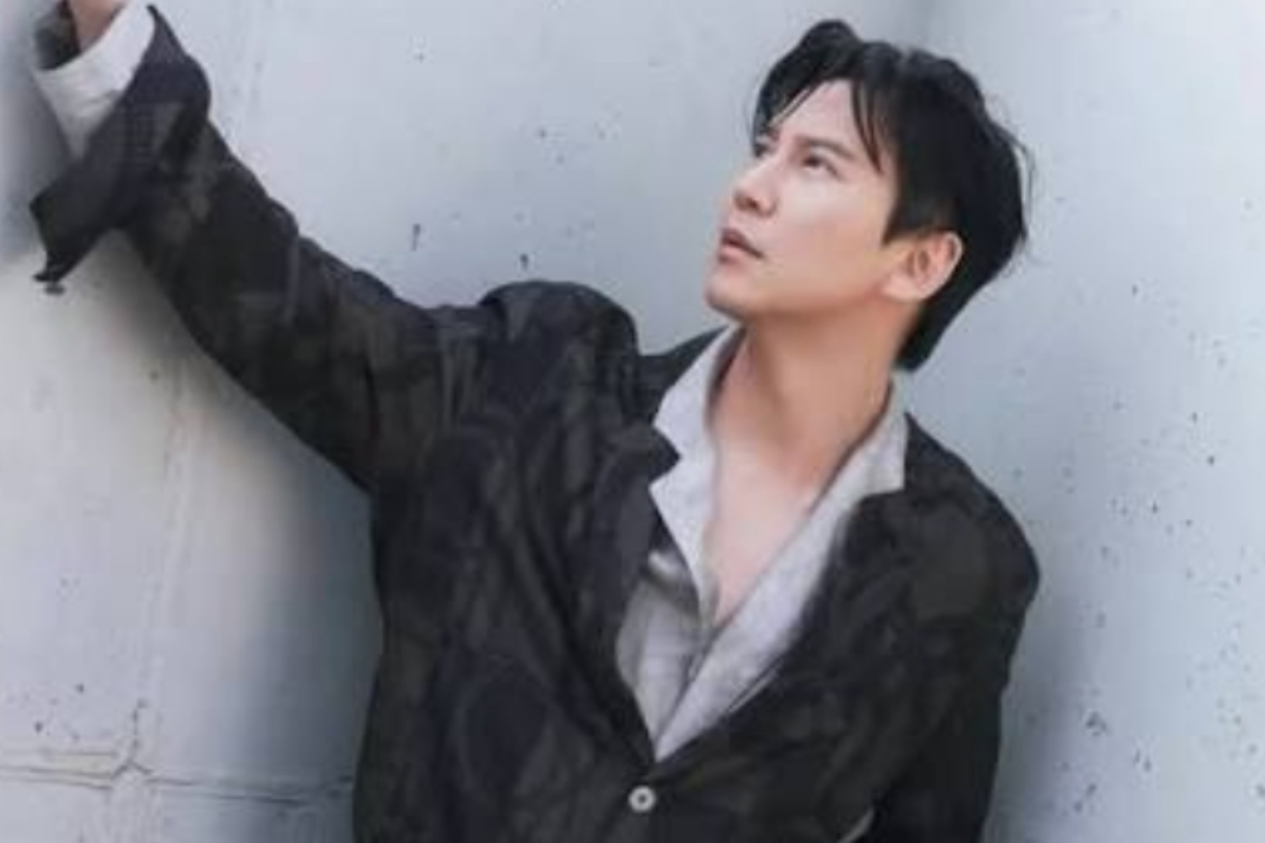 Kim Nam Gil Debut Festival sebagai Penyanyi, Tampil 30 Menit dengan Lima Lagu