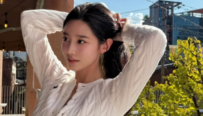Outfit Shin Ji Won Jadi Perbincangan, Begini Penjelasannya