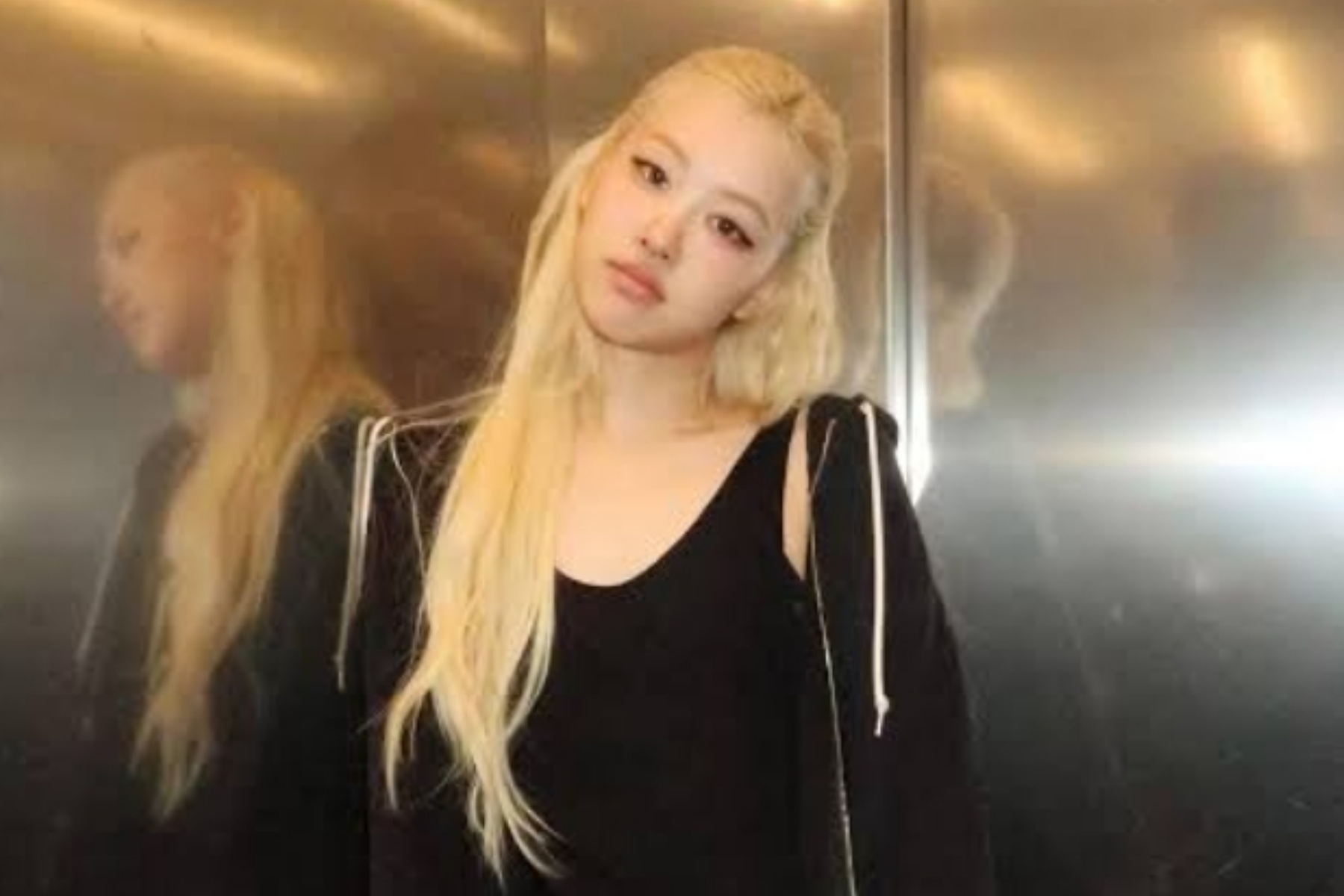 Rosé BLACKPINK Dikabarkan Tolak Tawaran Rp100 Miliar