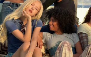 Rosé Rilis “new trick”, Lagu Garage Punk Hadir Bersama Video Baru 2 Rosé Rilis “new trick”, Lagu Garage Punk Hadir Bersama Video Baru