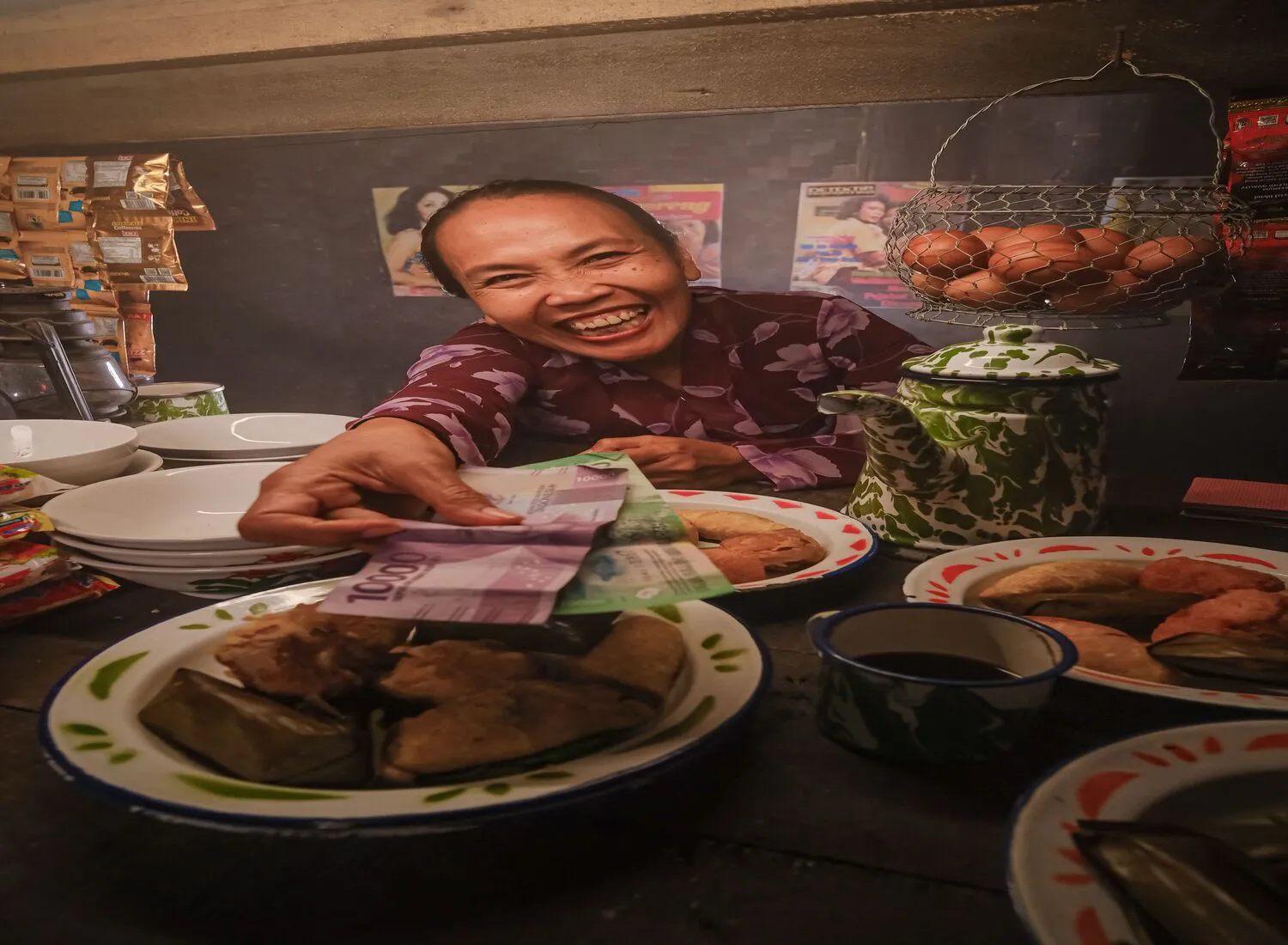 Rupiah Tertekan, Tembus Rp17.648 per Dolar AS